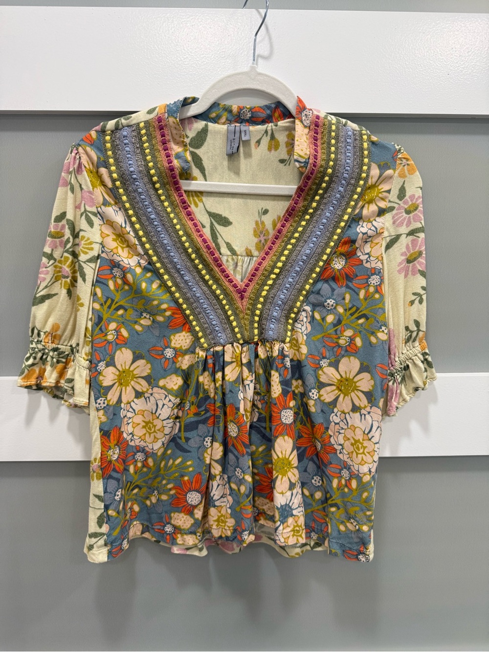 Anthropologie Floral V-Neck Peasant Top in Blue and Cream